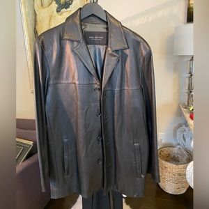 Men’s 100% leather jacket.